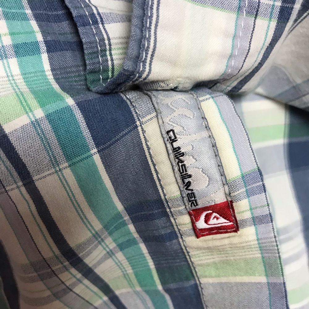 Quiksilver Casual Shirt. Size Large - Picture 2 of 8